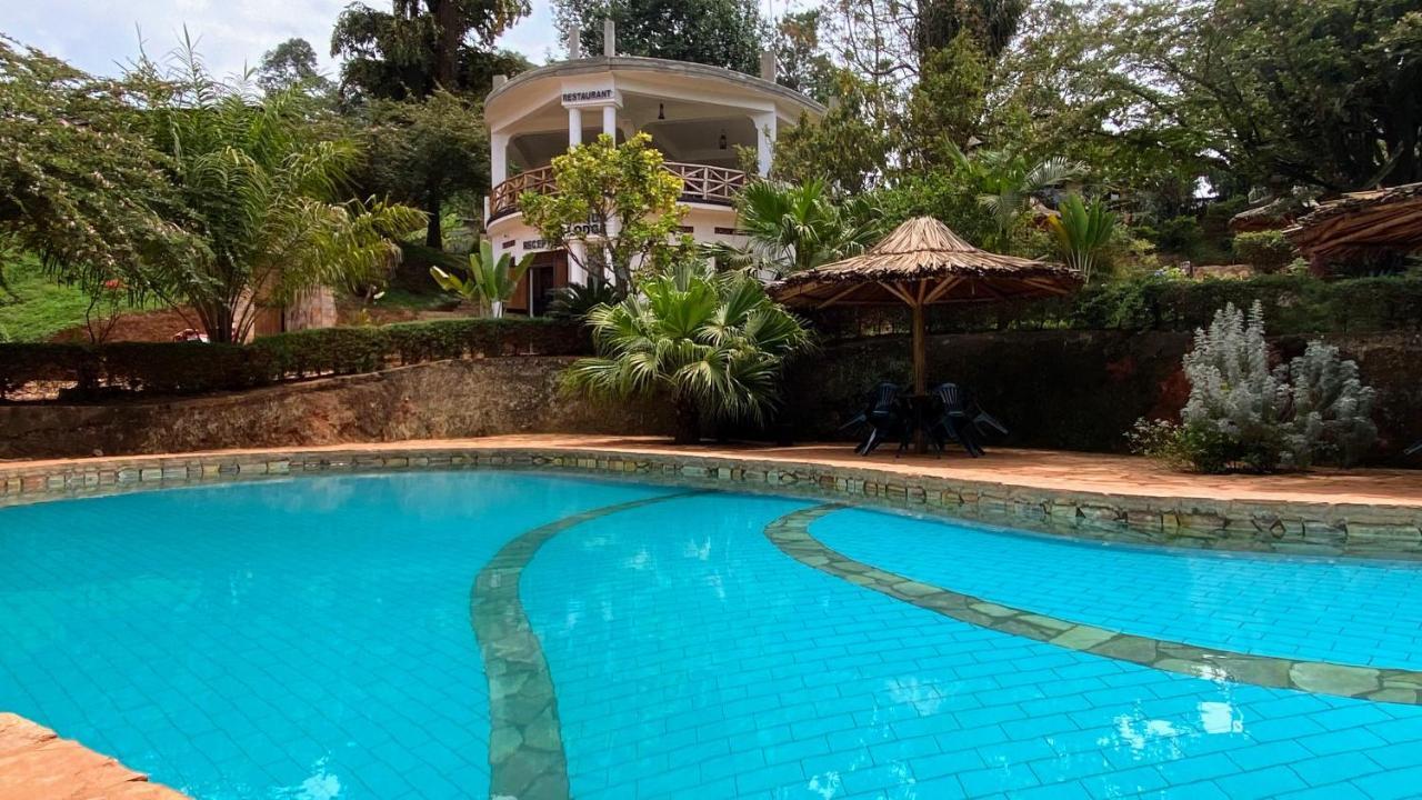 Banda Lodge Masaka Buitenkant foto