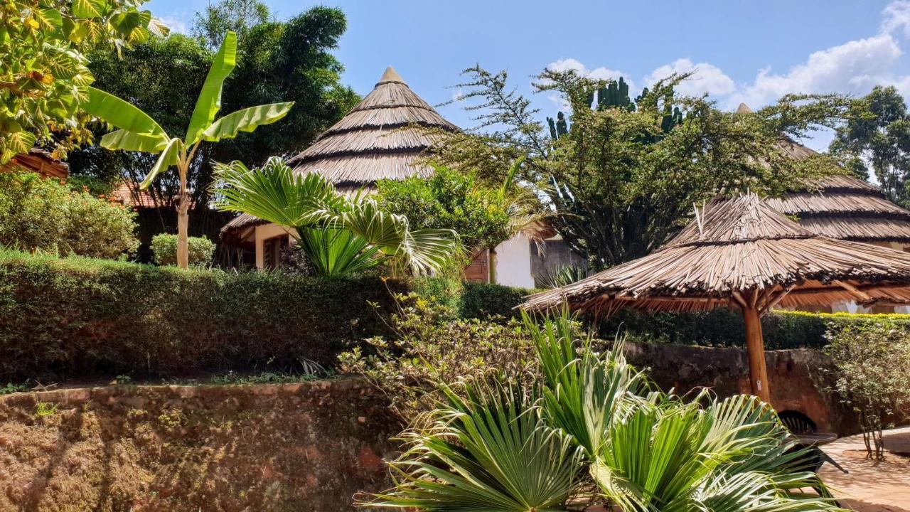 Banda Lodge Masaka Buitenkant foto