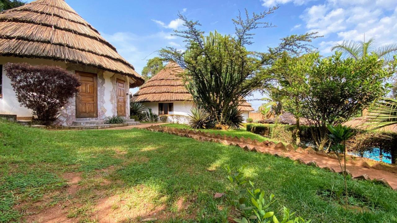 Banda Lodge Masaka Buitenkant foto